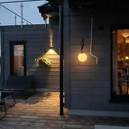 Modern With Sea View In Kragero Vakantiehuis *