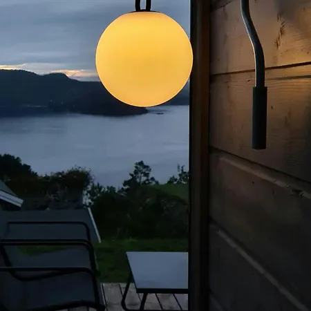 Modern With Sea View In Kragero Vakantiehuis